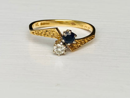 Vintage 18ct Gold Toi Et Moi Sapphire & Diamond Ring