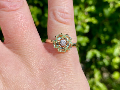 9ct Gold Green Garnet & Diamond Ring