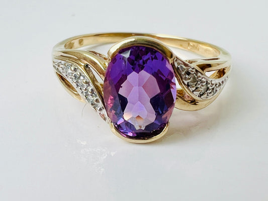 9ct Gold Amethyst & Diamond Ring