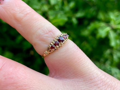 Vintage 9ct Gold Garnet Ring