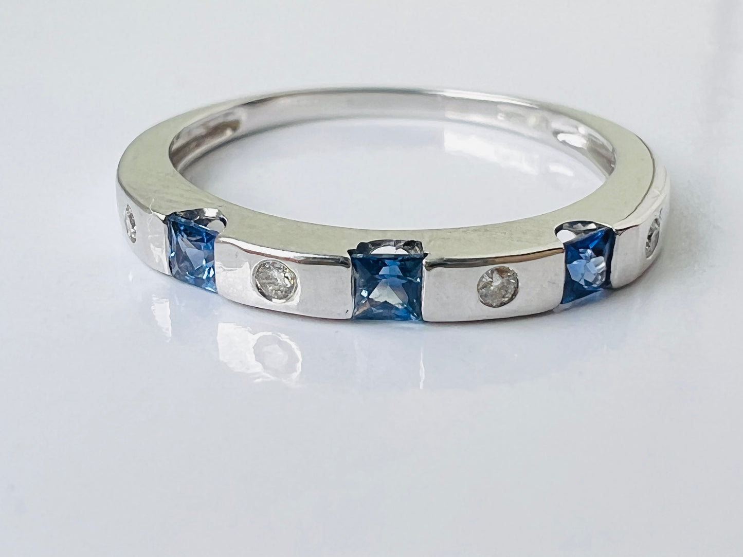 9ct Gold Sapphire & Diamond Ring