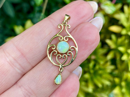 9ct Gold Opal Pendant