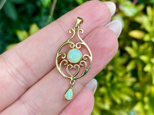 9ct Gold Opal Pendant