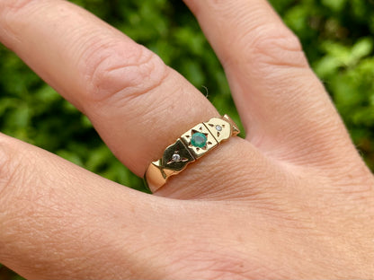 9ct Gold Emerald & Diamond Ring