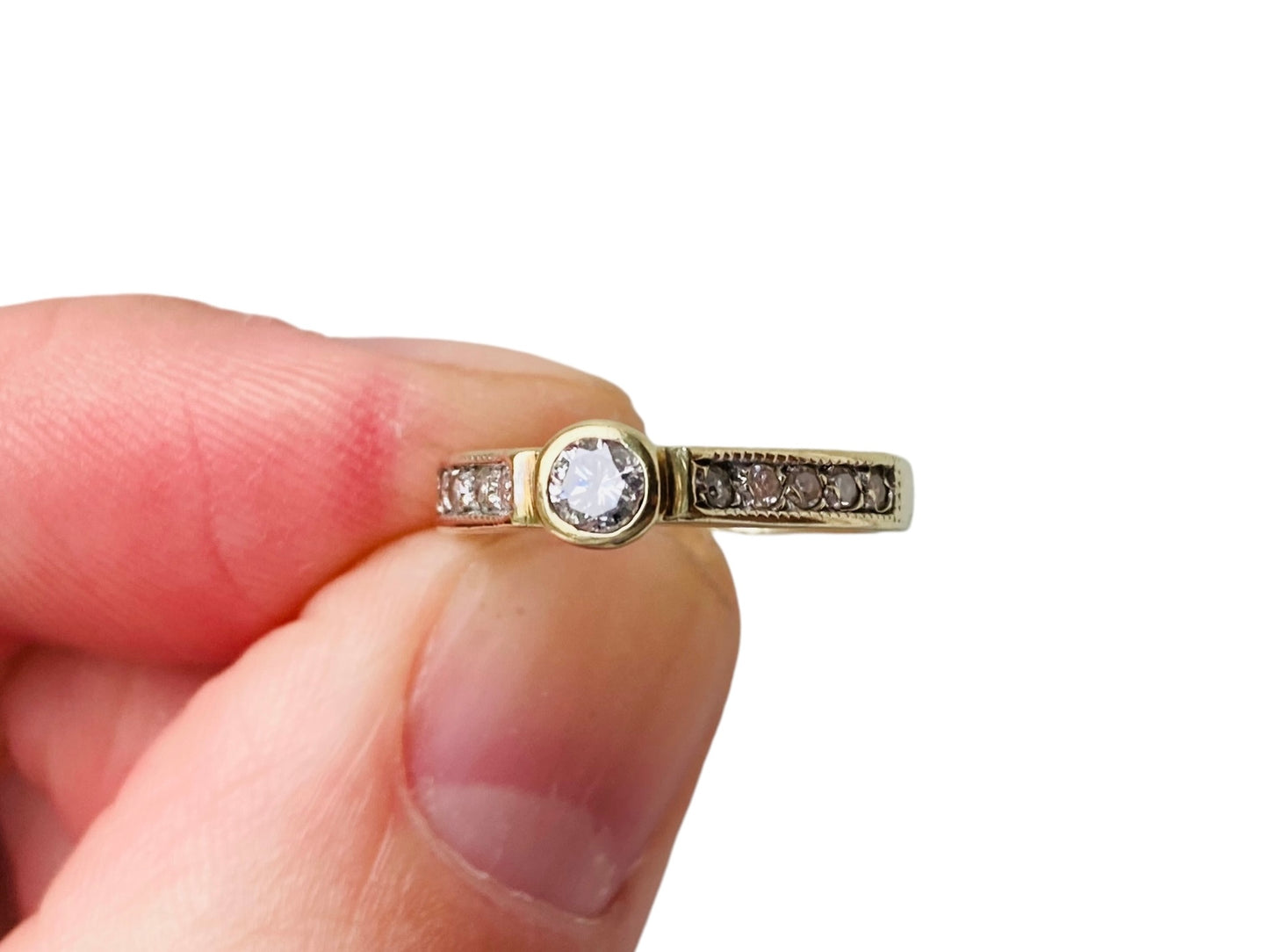 Vintage 9ct Gold Diamond Ring