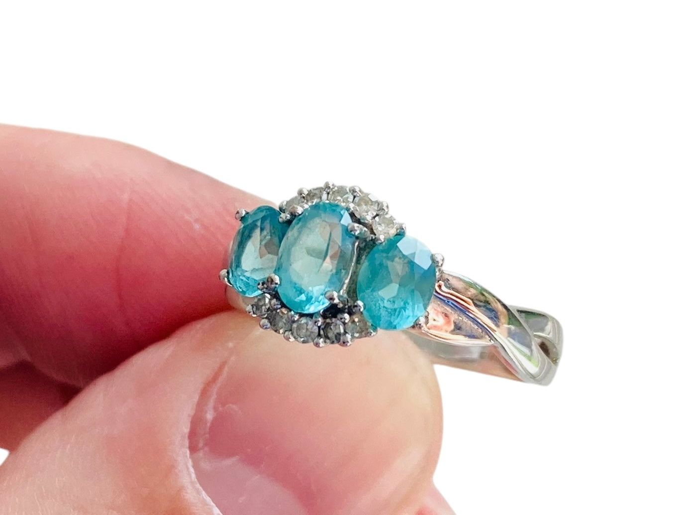 9ct Gold Apatite & Diamond Ring