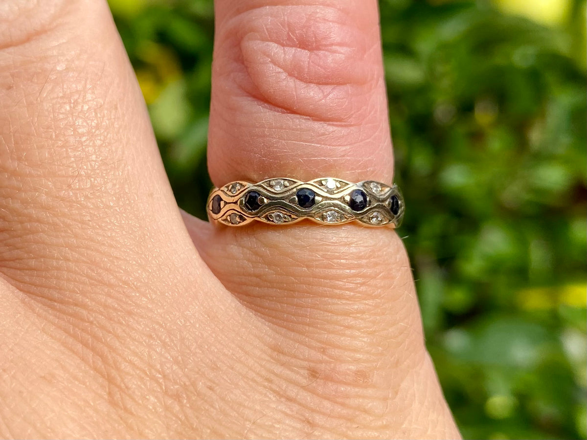 9ct Gold Sapphire & Diamond Ring