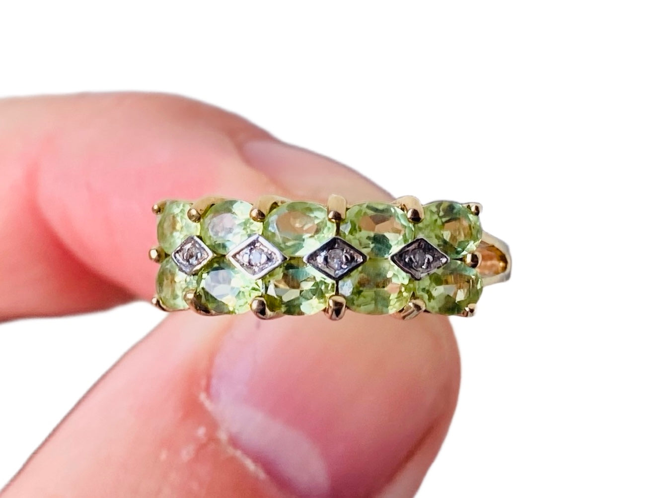 9ct Gold Peridot & Diamond Ring