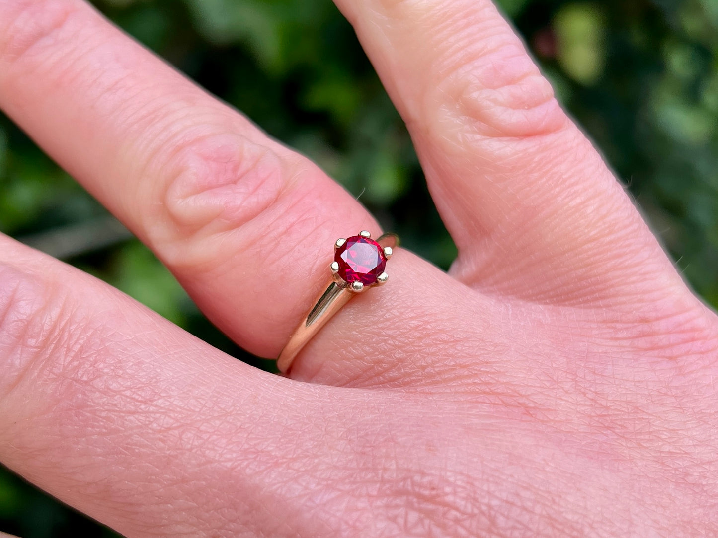 10ct Gold Synthetic Ruby Ring