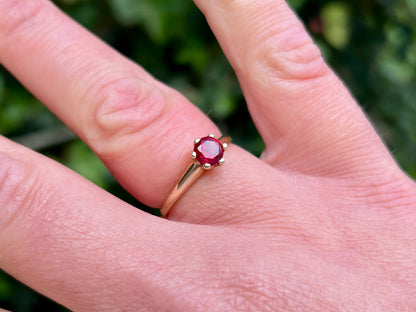 10ct Gold Synthetic Ruby Ring