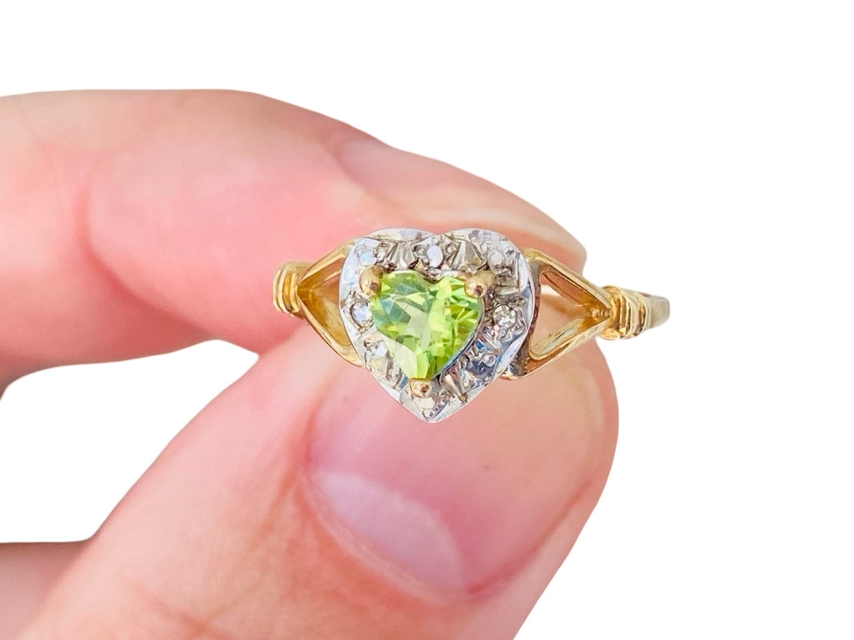 9ct Gold Peridot & Diamond Ring