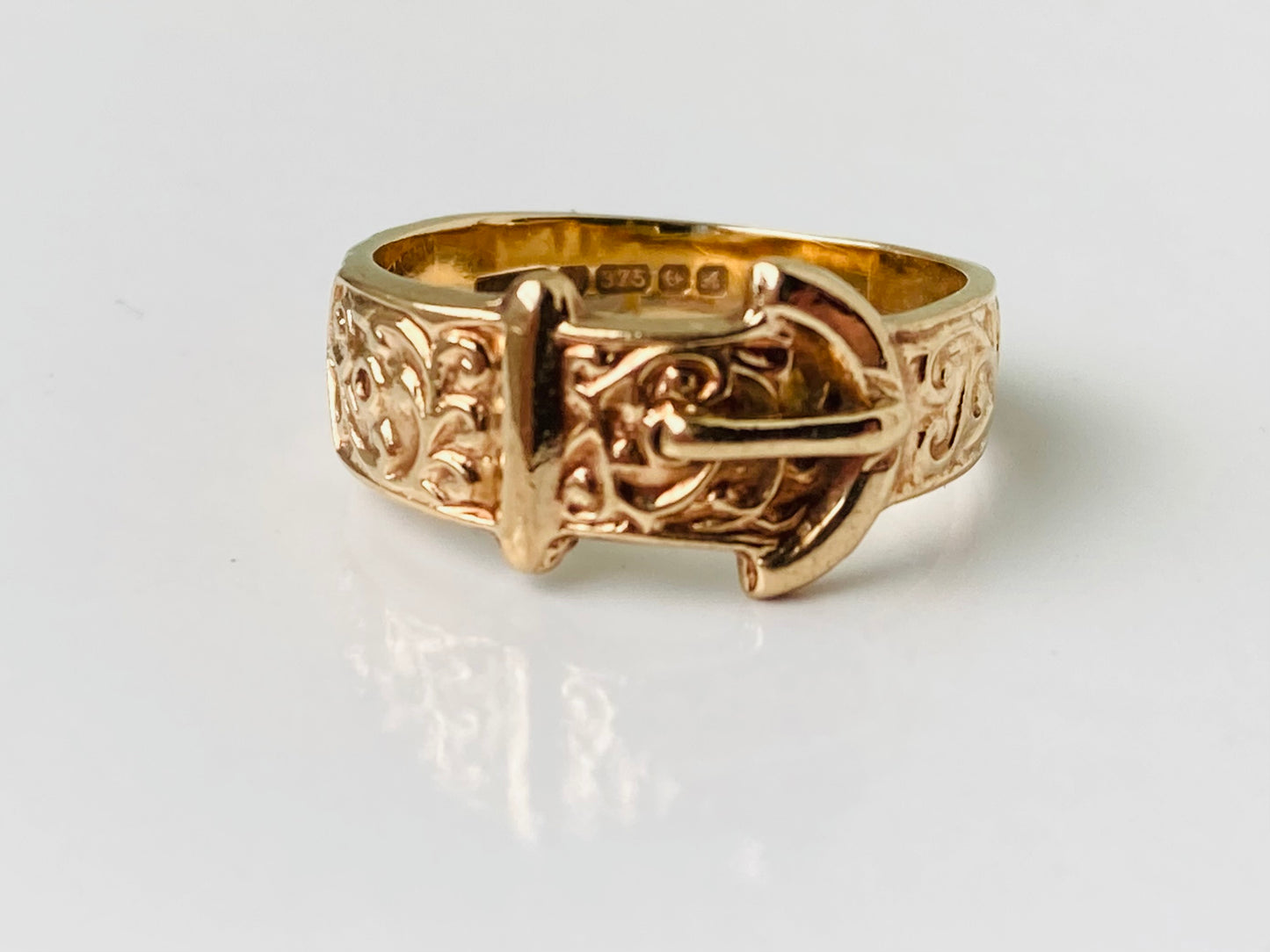 Vintage 9ct Gold Belt Buckle Ring