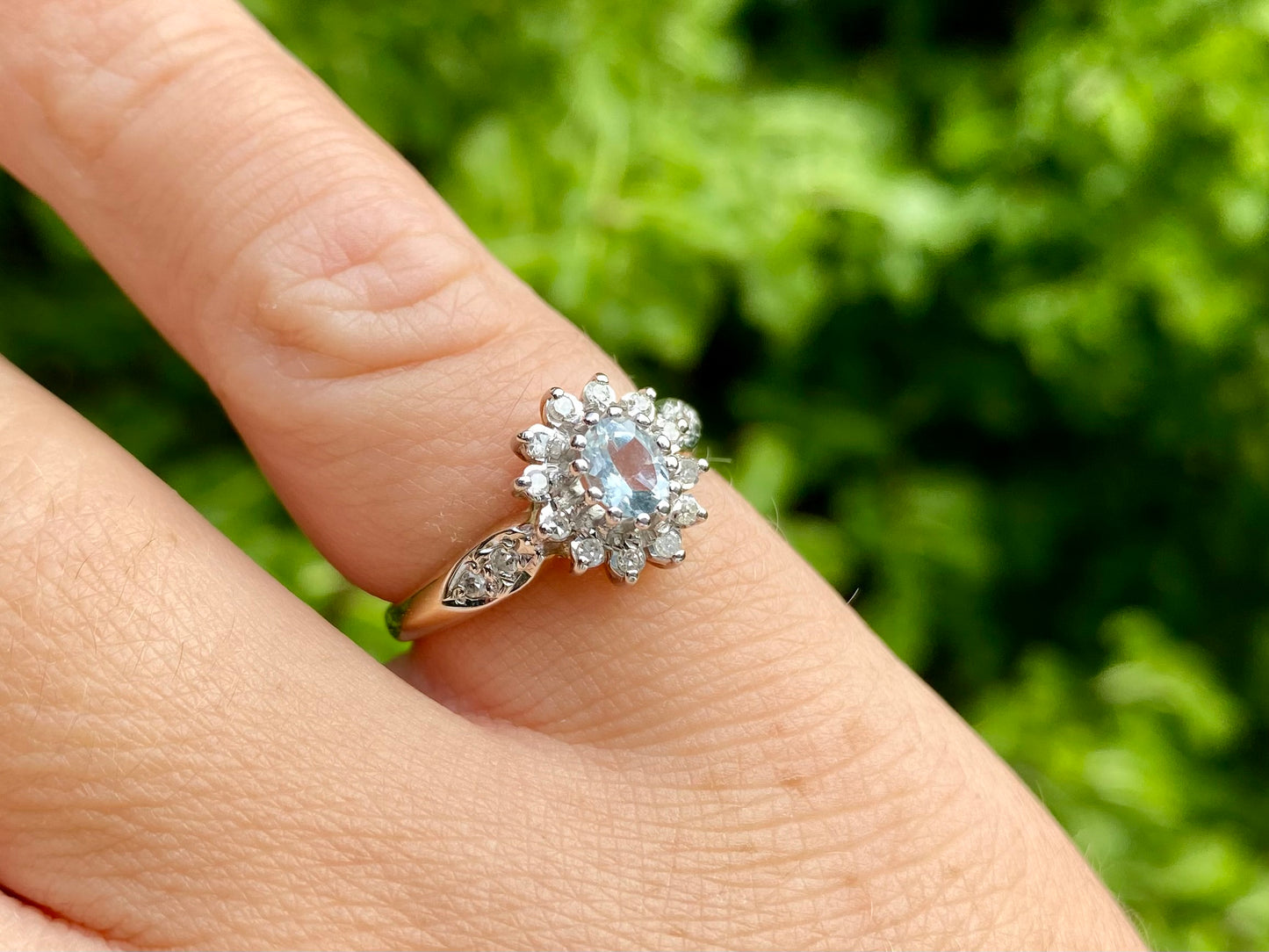 9ct Gold Aquamarine & Diamond Ring