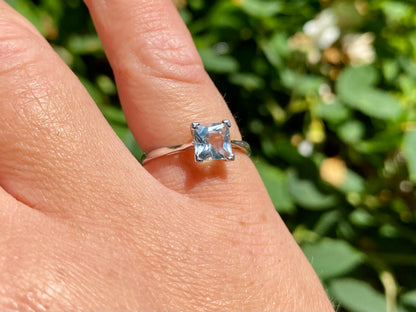 9ct Gold Aquamarine Ring