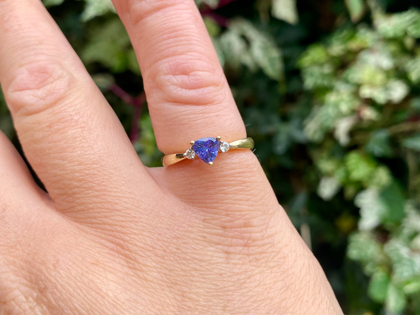 9ct Gold Tanzanite & Diamond Ring