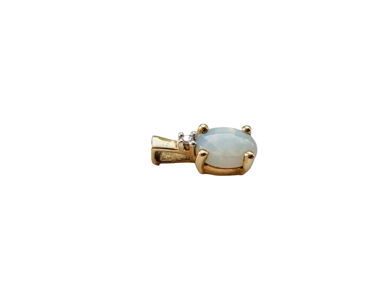 10ct Gold Opal & Diamond Pendant