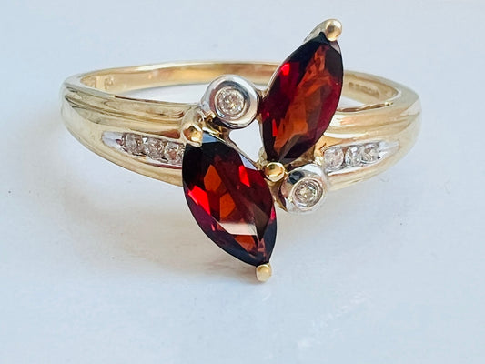 9ct Gold Garnet & Diamond Ring