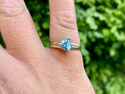 9ct Gold Aquamarine & Diamond Ring