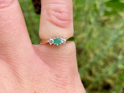 Vintage 9ct Gold Emerald & Diamond Ring