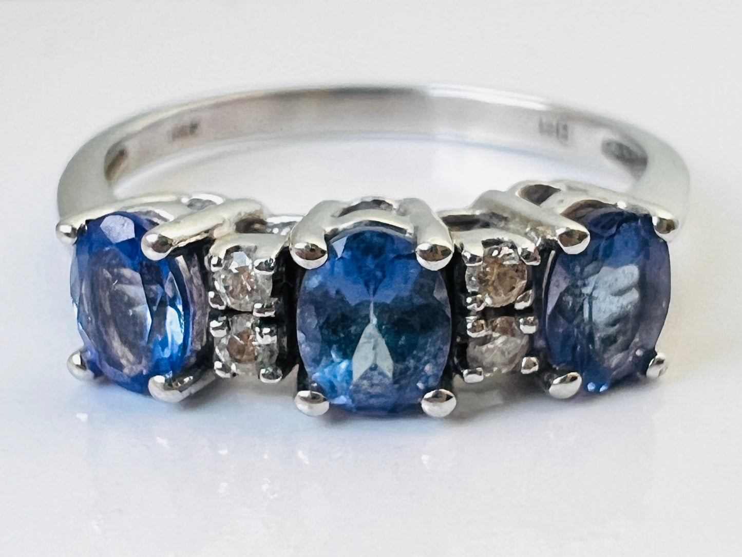 14ct Gold Tanzanite & Diamond Ring