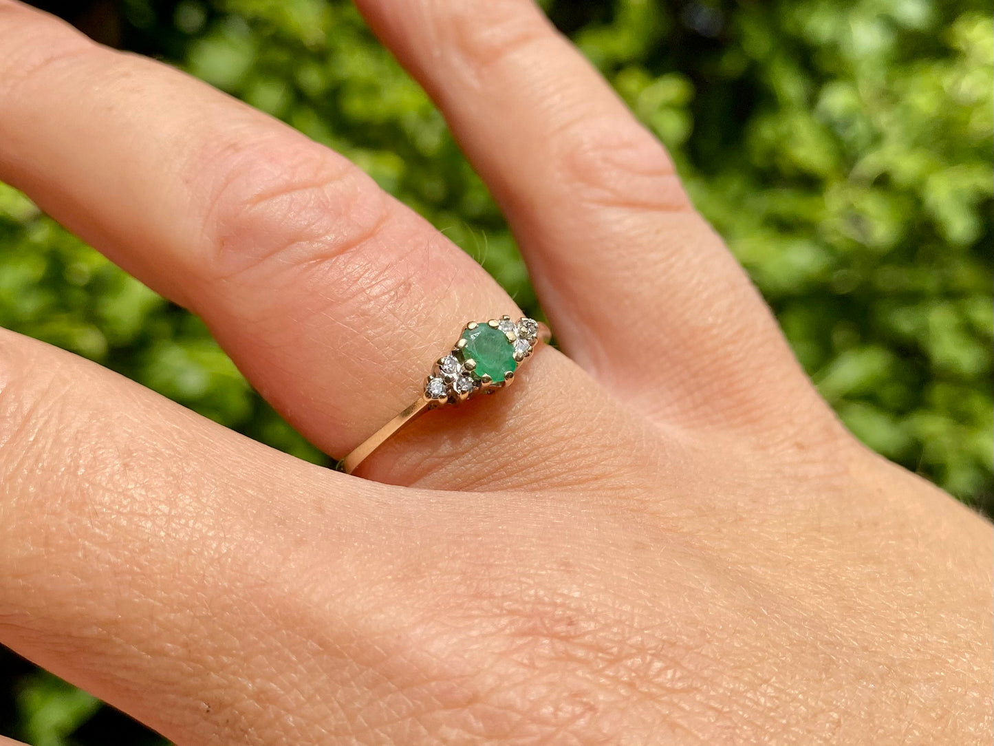 Vintage 9ct Gold Emerald & Diamond Ring