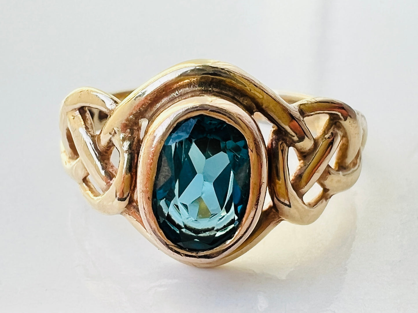 Vintage 9ct Gold Topaz Ring
