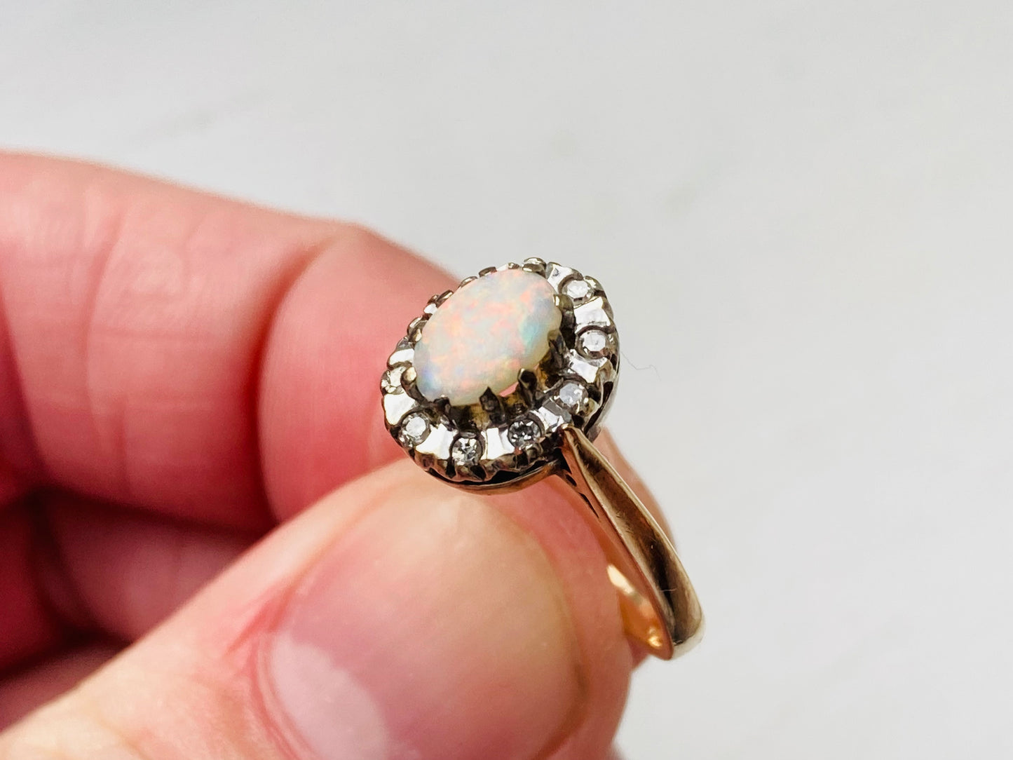 Vintage 9ct Gold Opal & Diamond Ring