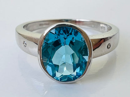 9ct Gold Topaz & Diamond Ring