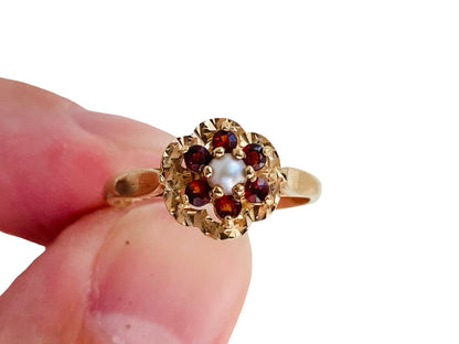 Vintage 9ct Gold Garnet & Opal Ring