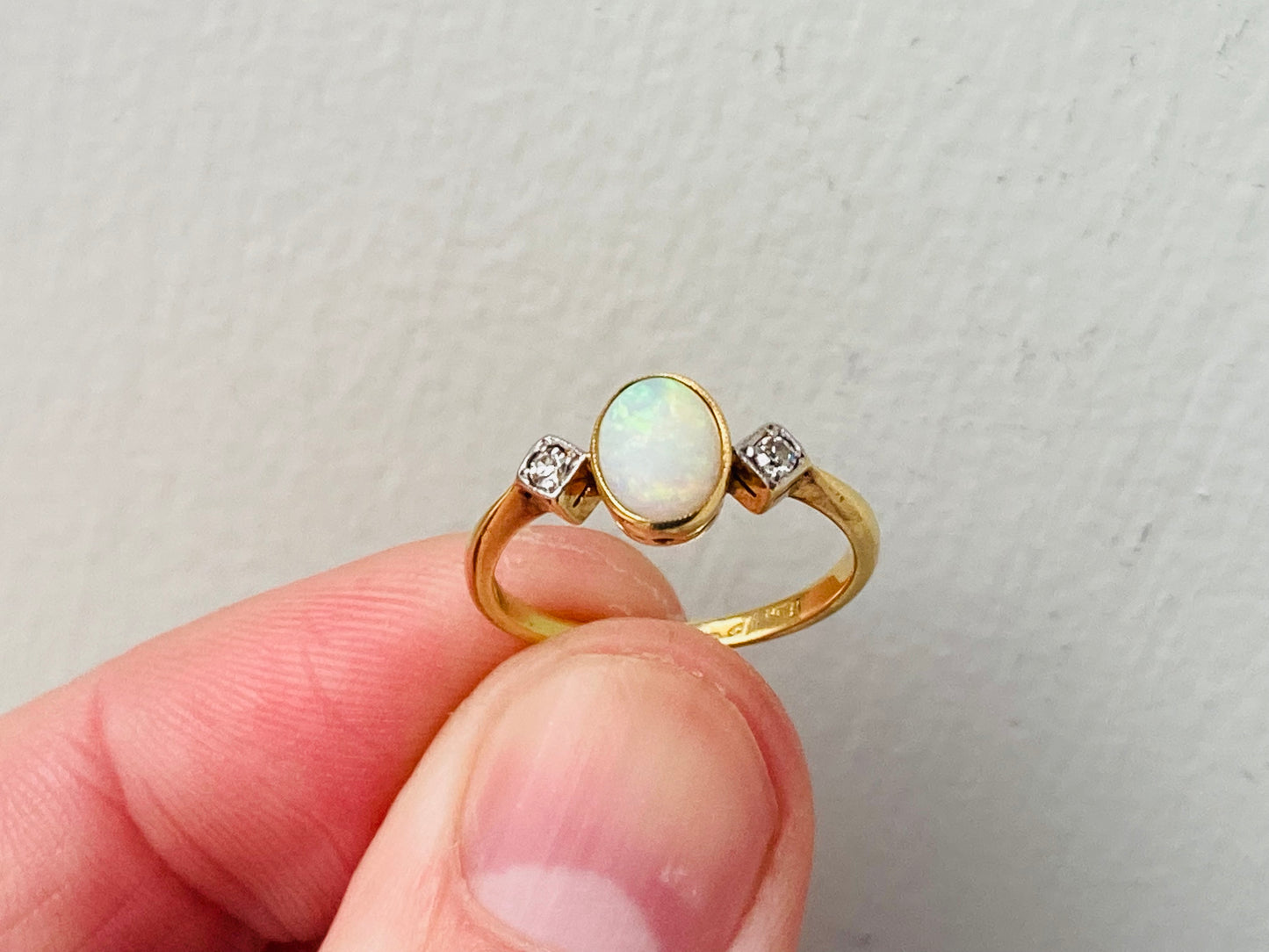 Antique 18ct Gold Opal & Diamond Ring