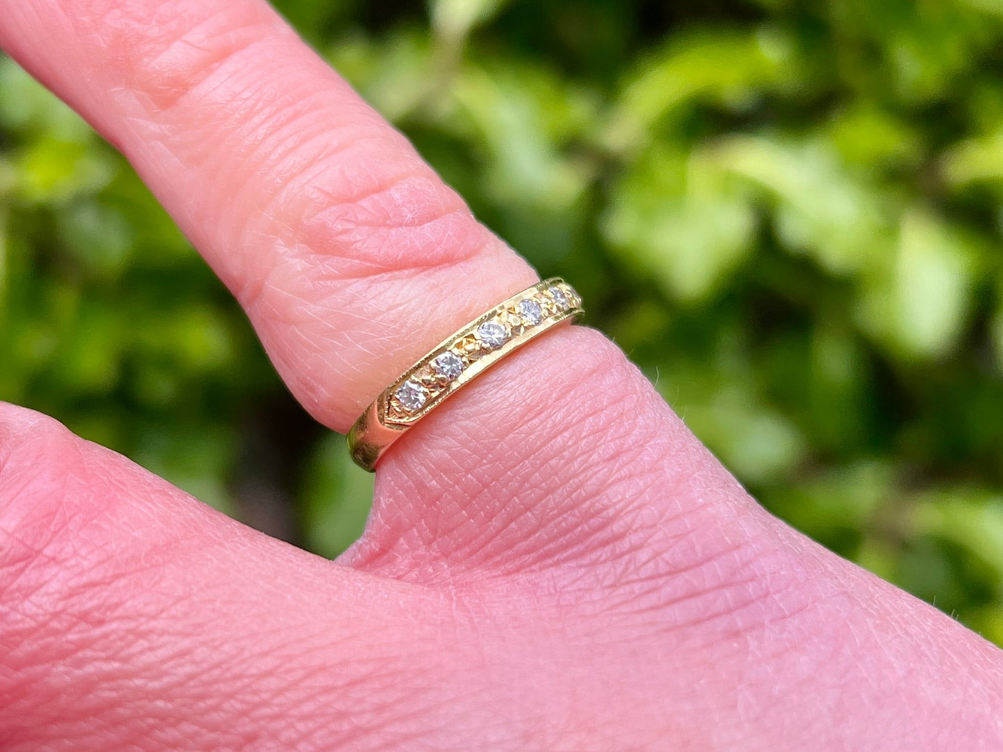 Vintage 18ct Gold Diamond Band Ring