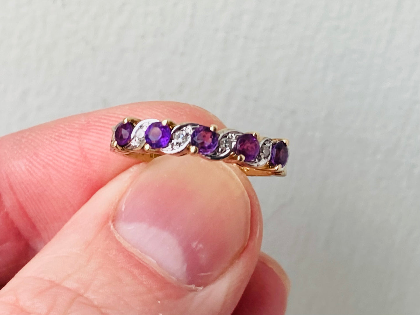 9ct Gold Amethyst & Diamond Ring