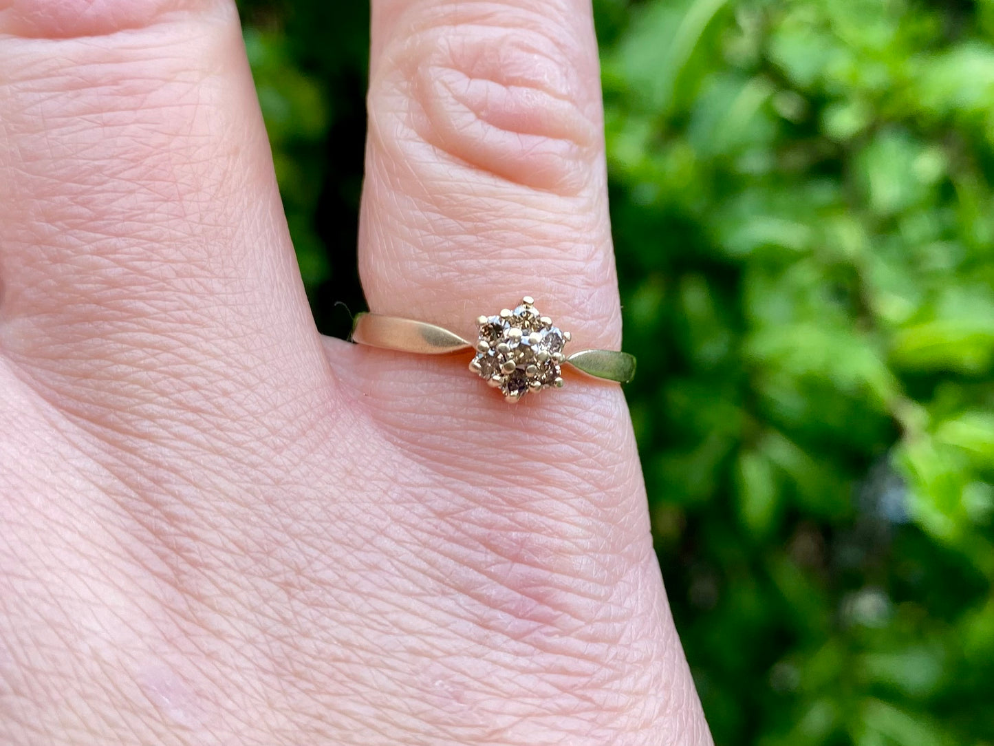 9ct Gold Champagne Diamond Daisy Ring