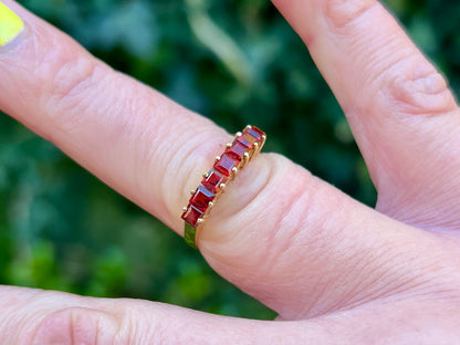 9ct Gold Garnet Ring