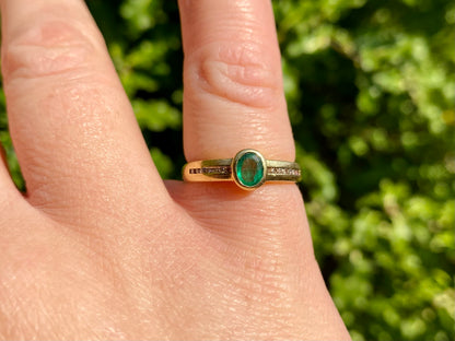 18ct Gold Emerald & Diamond Ring