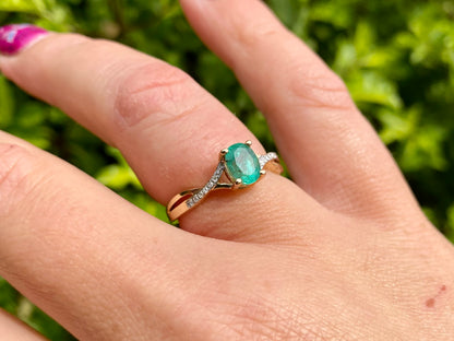 9ct Gold Emerald & Diamond Ring