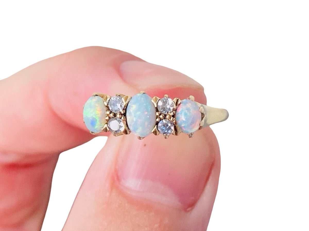 14ct Gold Opal & Diamond Ring