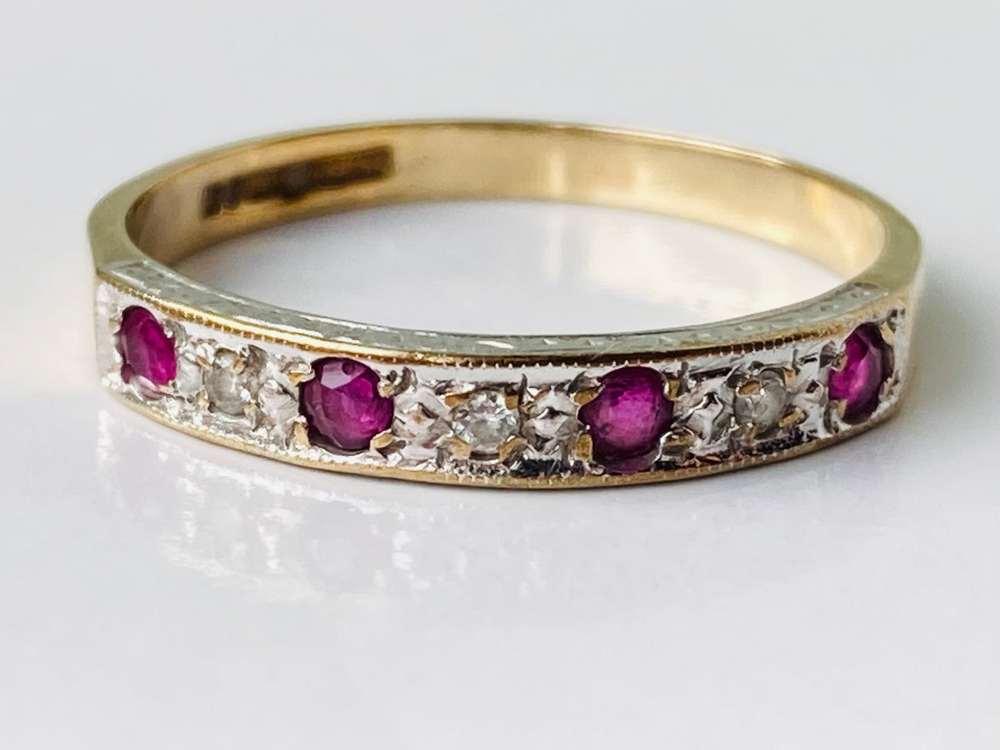 Vintage 9ct Gold Ruby & Diamond Ring