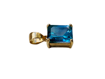9ct Gold Topaz Pendant