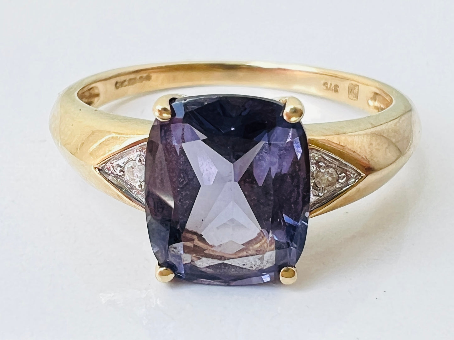 9ct Gold Iolite & Diamond Ring