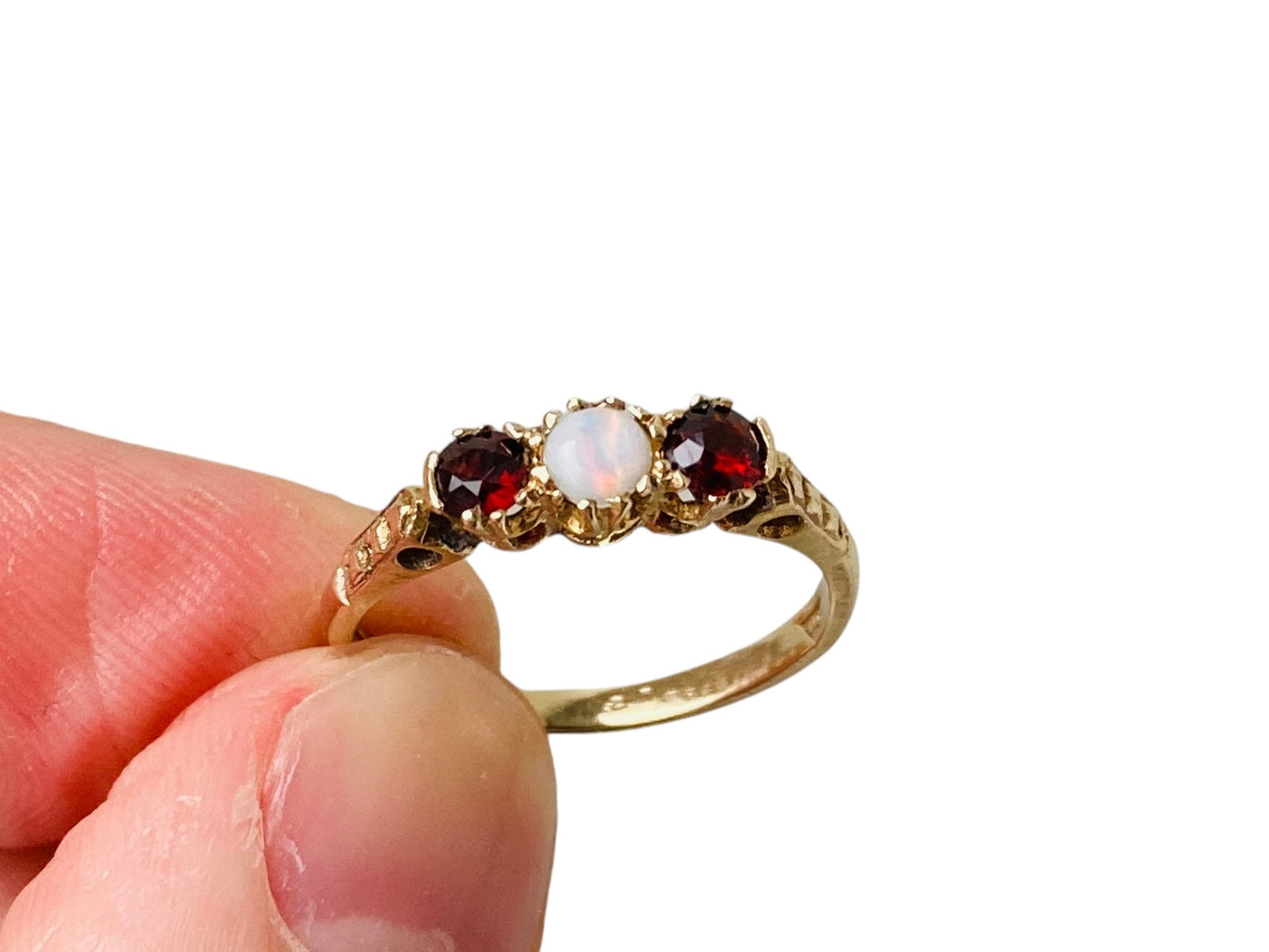 Vintage 9ct Gold Opal & Garnet Ring