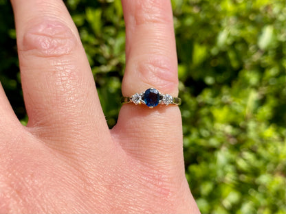 Vintage 9ct Gold Sapphire & Diamond Ring