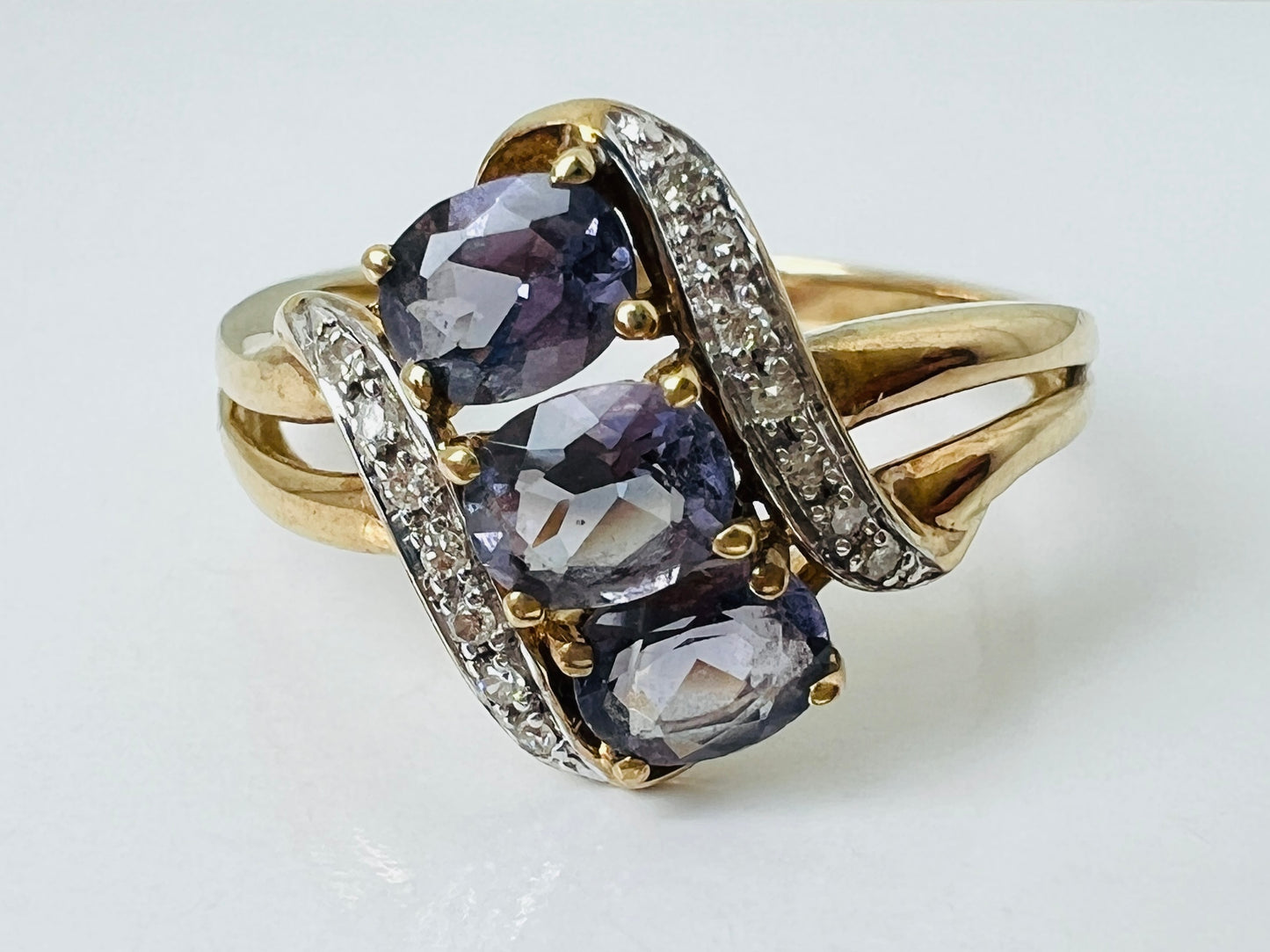 9ct Gold Tanzanite & Diamond Ring