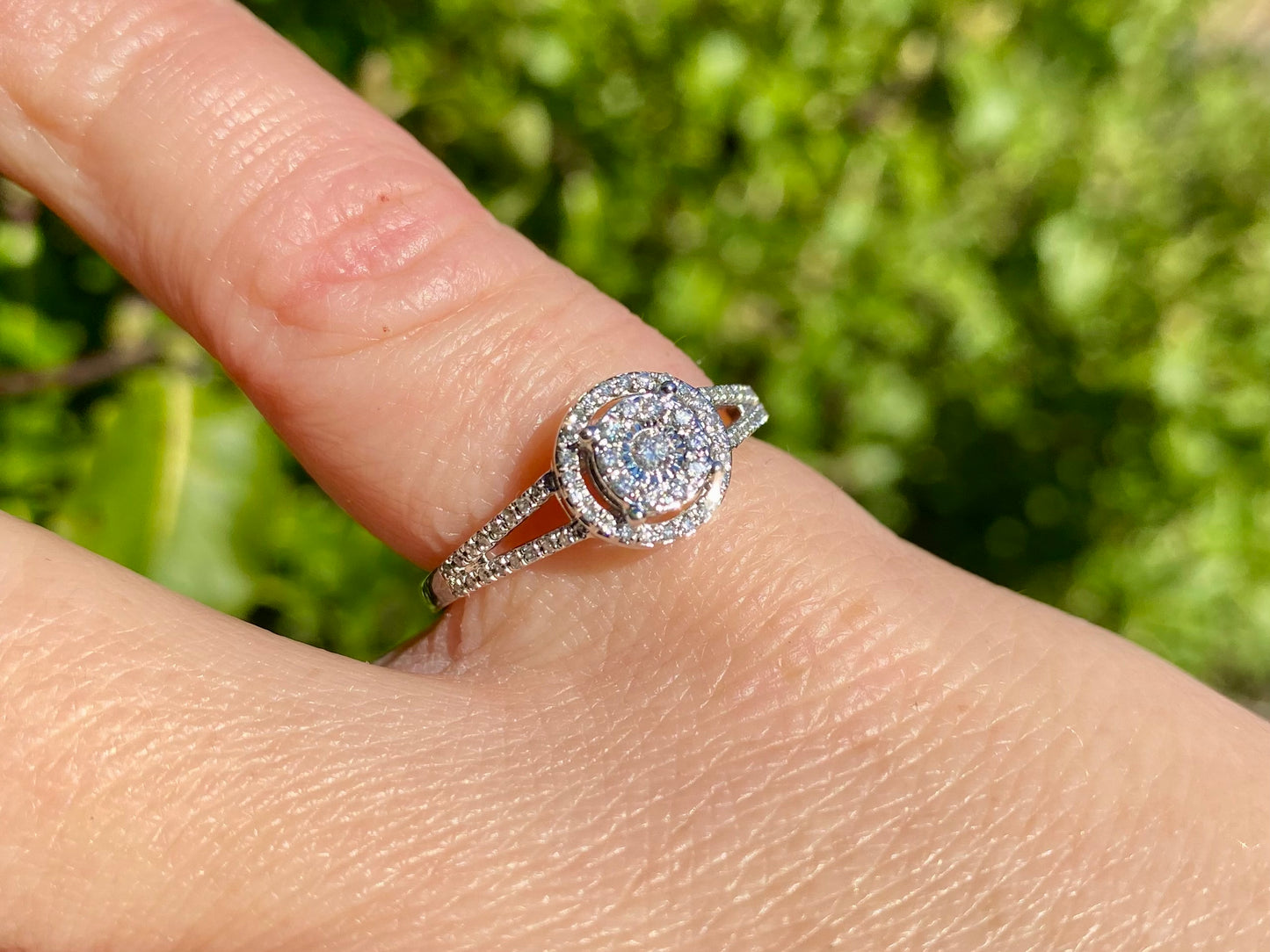 9ct Gold Diamond Ring