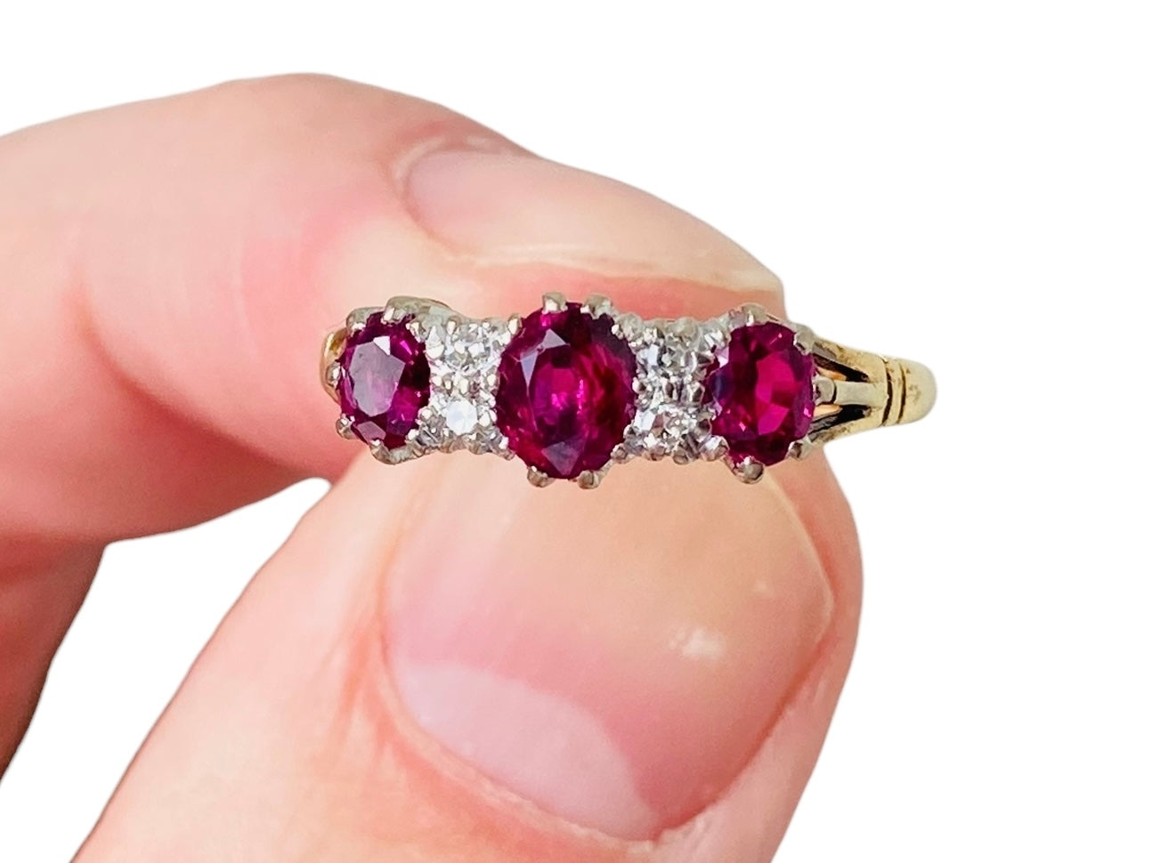 Vintage 18ct Gold Ruby & Diamond Ring