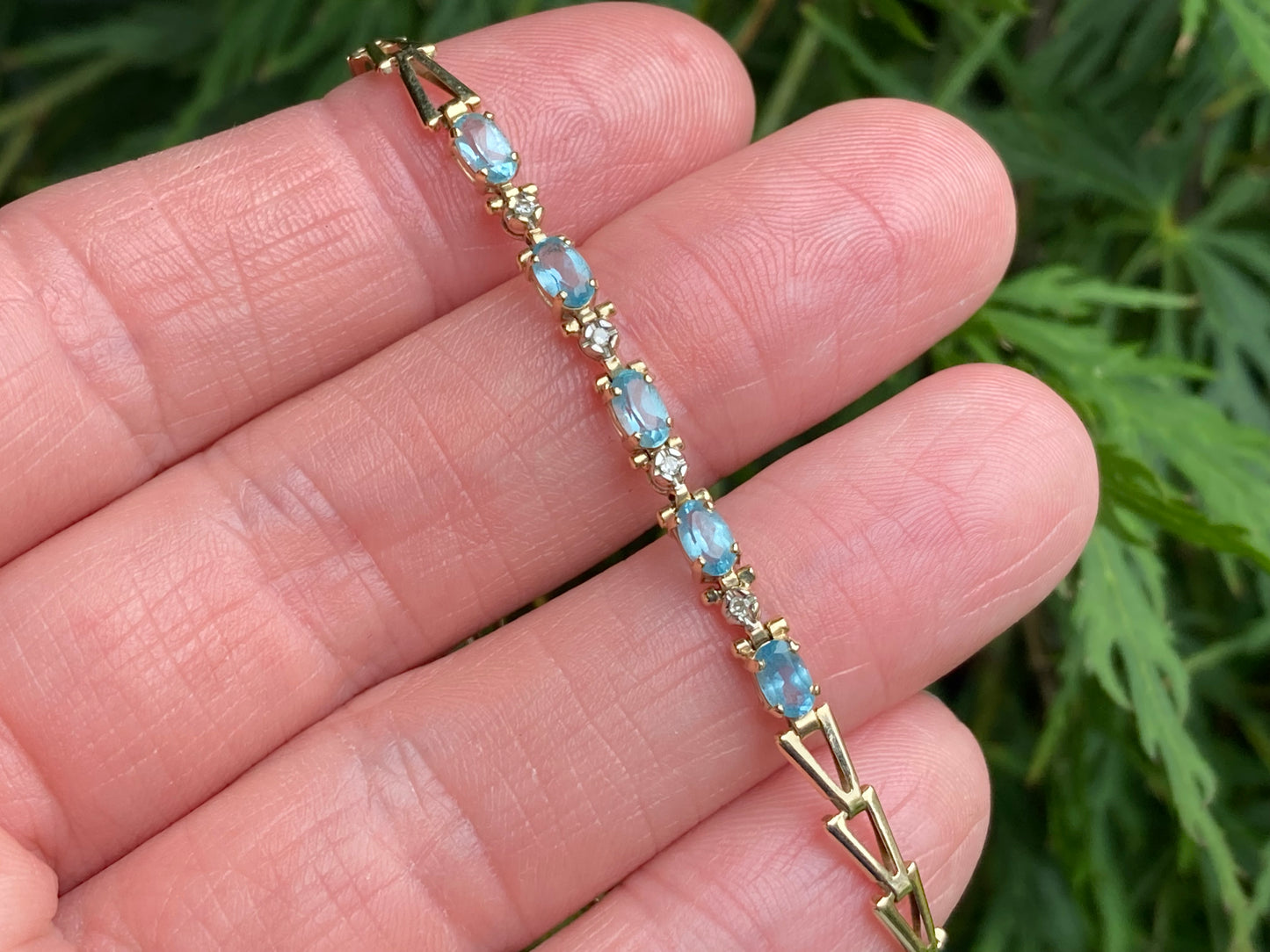 10ct Gold Topaz & Diamond Bracelet