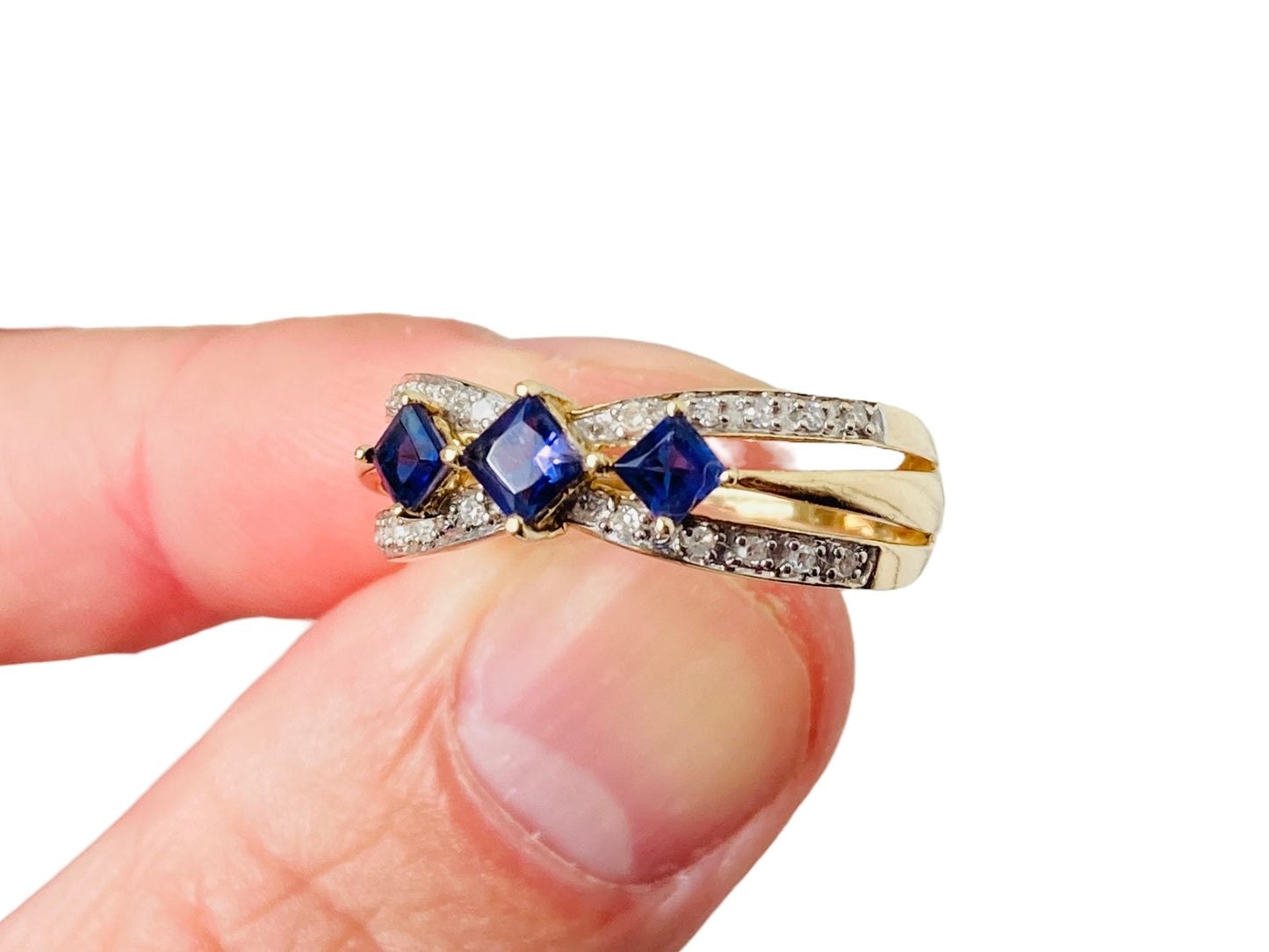 9ct Gold Iolite & Diamond Ring
