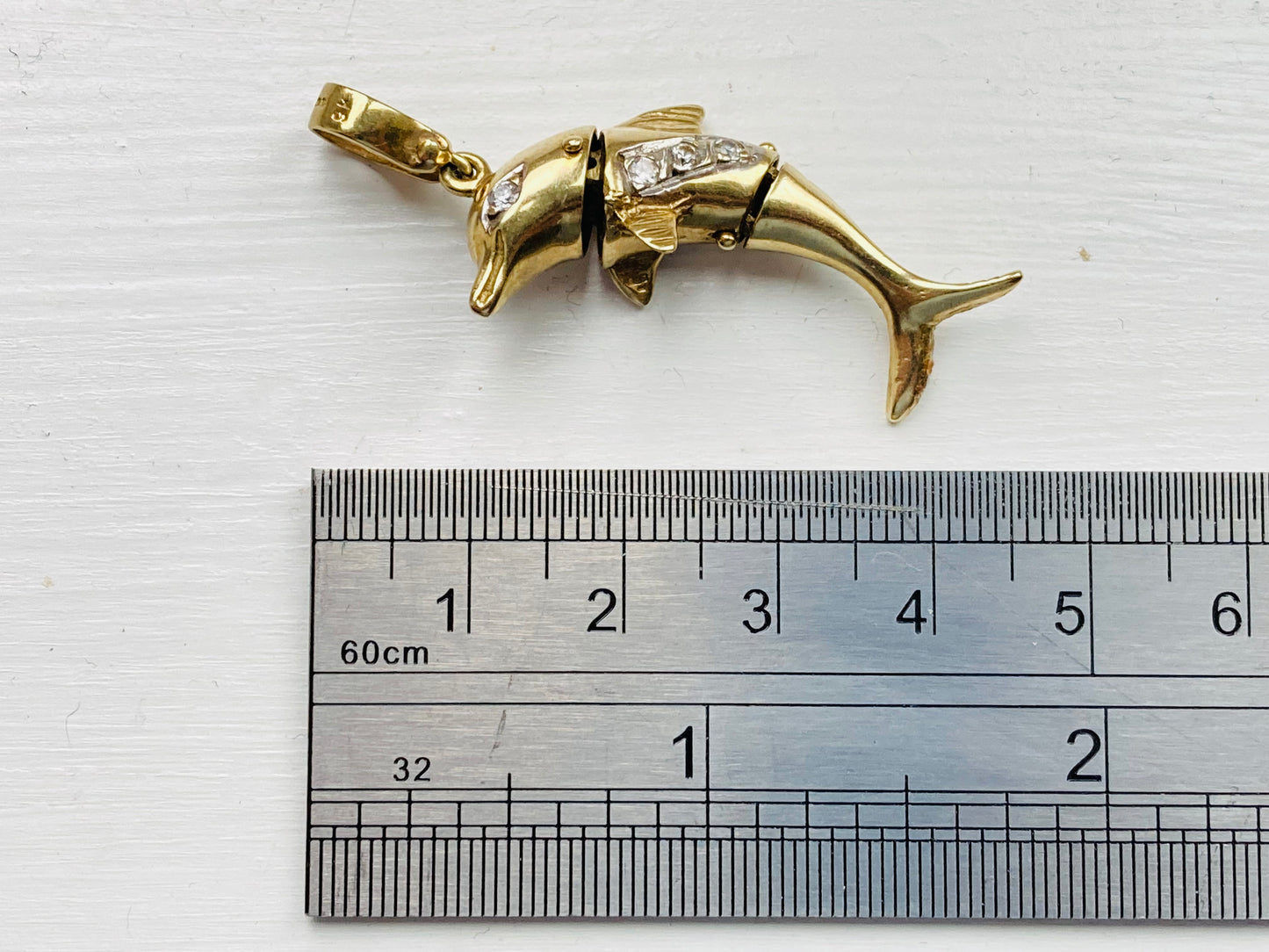 9ct Gold Dolphin Pendant