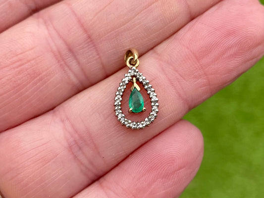 9ct Gold Emerald & Diamond Pendant