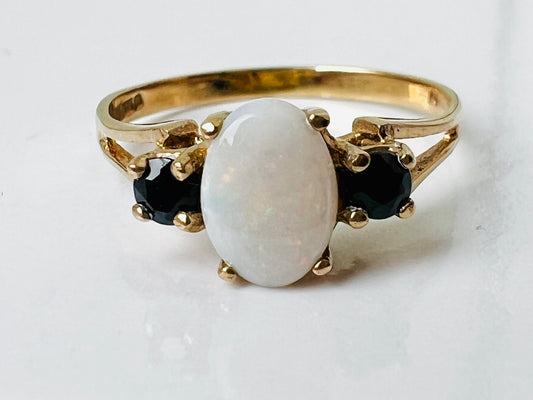 Vintage 9ct Gold Opal & Sapphire Ring